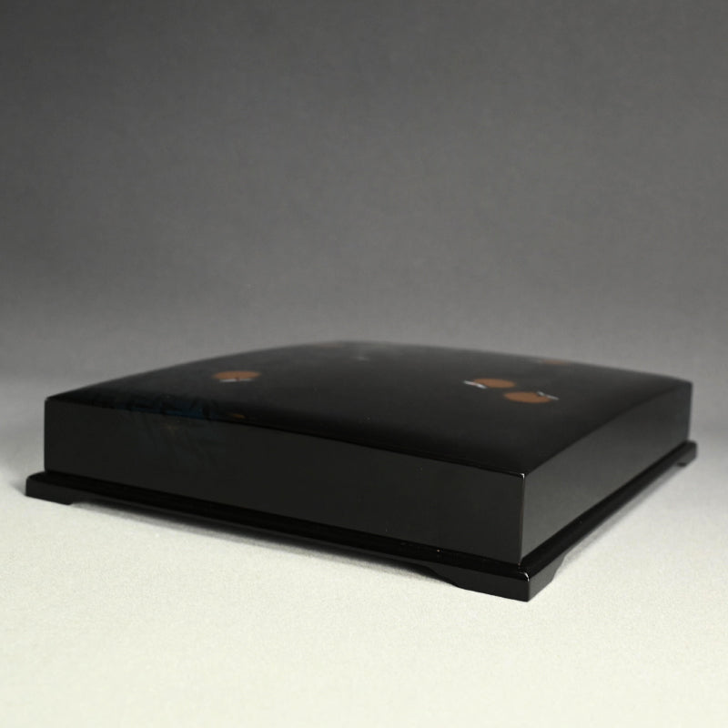 Lacquer Poem Card Box, Fireflies ー吉田 宗閑 “漆蛍蒔絵 色紙筥 壱”