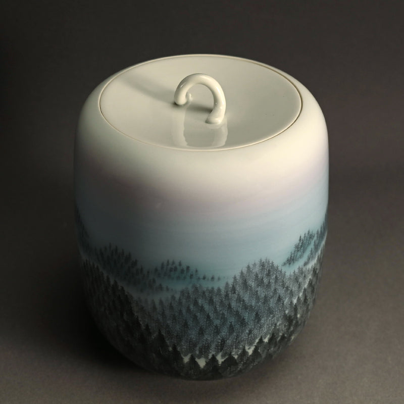 Beautiful Porcelain Mizusashi, Sunrise ー朱明窯 藤井 朱明 “朝日水指"