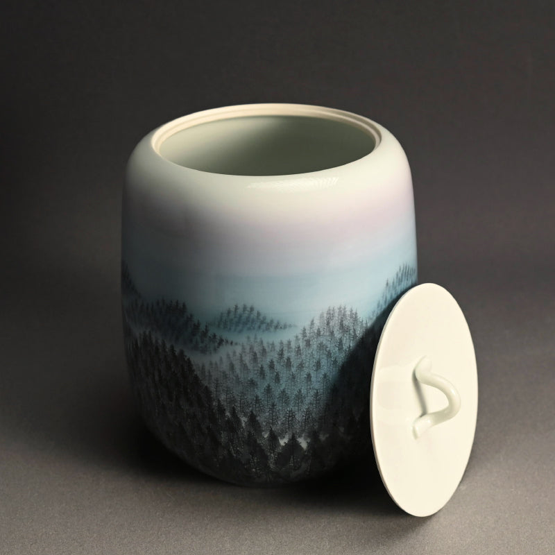 Beautiful Porcelain Mizusashi, Sunrise ー朱明窯 藤井 朱明 “朝日水指"
