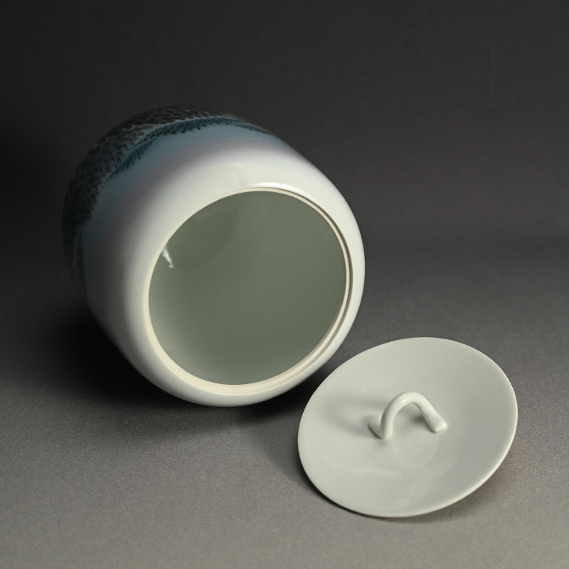 Beautiful Porcelain Mizusashi, Sunrise ー朱明窯 藤井 朱明 “朝日水指"