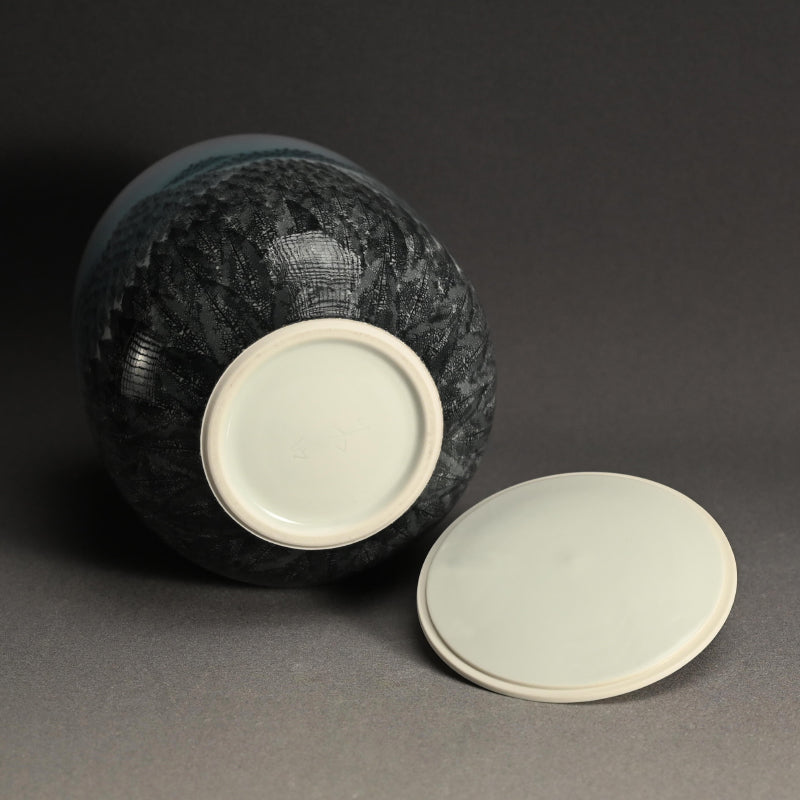 Beautiful Porcelain Mizusashi, Sunrise ー朱明窯 藤井 朱明 “朝日水指"