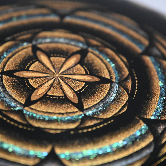 Exquisite Lacquer Box ー乾漆喰籠平目蒔絵「早春・譜」