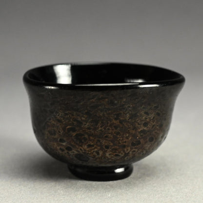 Very Rare Glass Guinomi Sake Cup ー鯉江 良二 “一寸口出手出 盃”