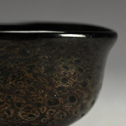 Very Rare Glass Guinomi Sake Cup ー鯉江 良二 “一寸口出手出 盃”