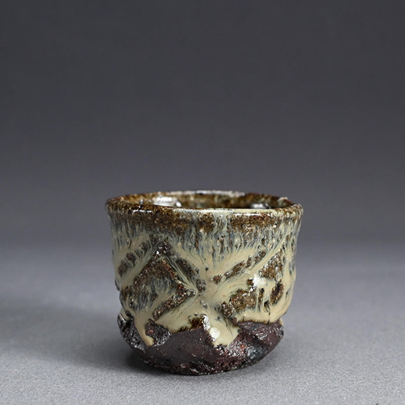 Madara Karatsu Guinomi Sake Cup ー中川 自然坊 “彫斑唐津 ぐい呑”