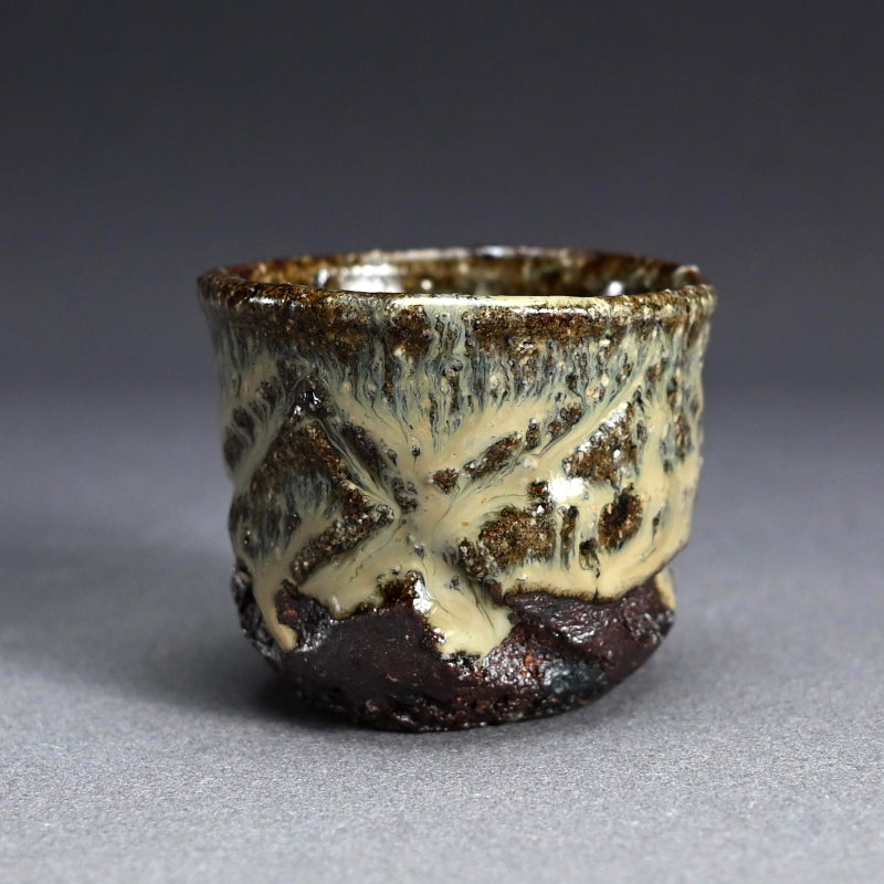 Madara Karatsu Guinomi Sake Cup ー中川 自然坊 “彫斑唐津 ぐい呑”