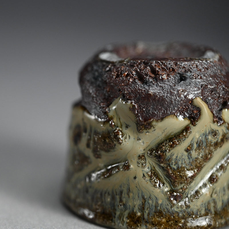 Madara Karatsu Guinomi Sake Cup ー中川 自然坊 “彫斑唐津 ぐい呑”