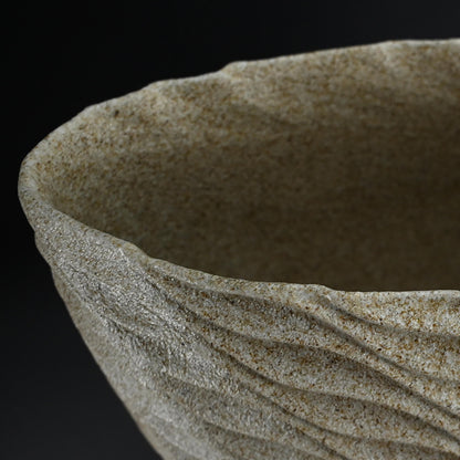 Big Vase Exhibited at the Japan Ceramic Art Exhibitionー崎山 隆之 “波紋”