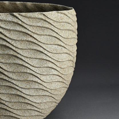 Big Vase Exhibited at the Japan Ceramic Art Exhibitionー崎山 隆之 “波紋”