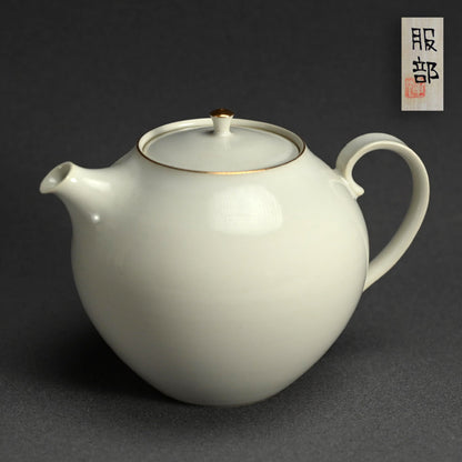 Tajimi artist, White Tea Pot  ー服部 竜也 "ポット"