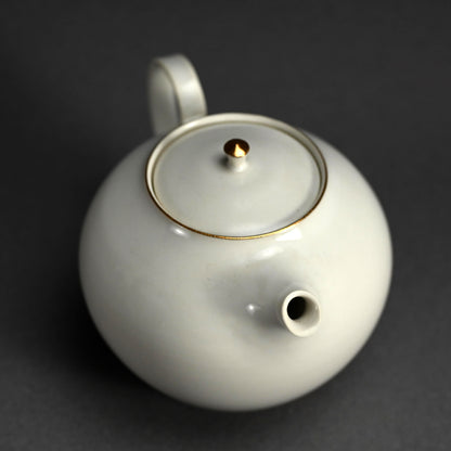 Tajimi artist, White Tea Pot  ー服部 竜也 "ポット"