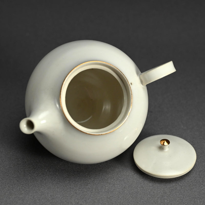 Tajimi artist, White Tea Pot  ー服部 竜也 "ポット"