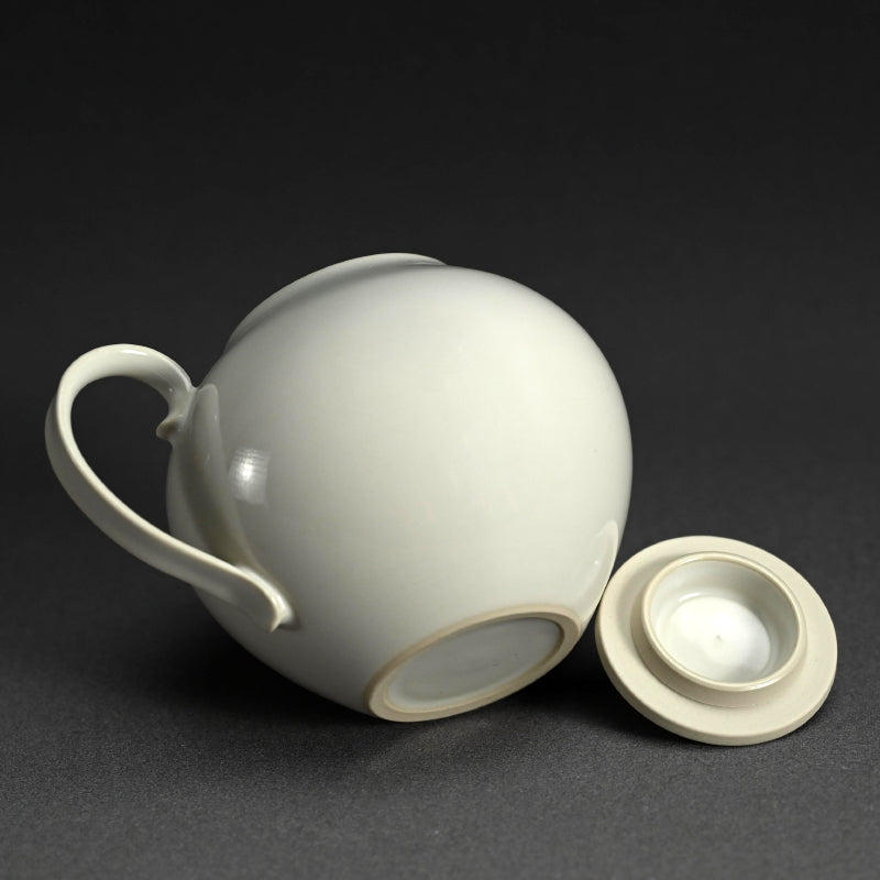 Tajimi artist, White Tea Pot  ー服部 竜也 "ポット"