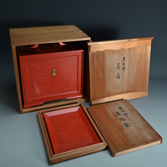 Engraved Cinnabar Lacquer Kikyoku Sencha Tea Cabinet ー朱毛彫器局
