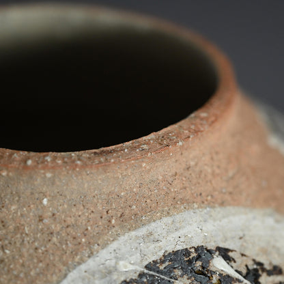 Early Kumakura Junkichi Vase, Sodeisha ー熊倉 順吉 "白化粧釉壺"