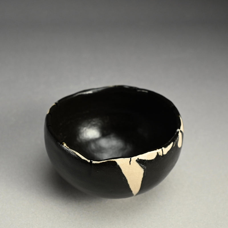 Hikidashi Guro Chawan Tea Bowl ー利茶土 ミルグリム “引出黒茶碗”