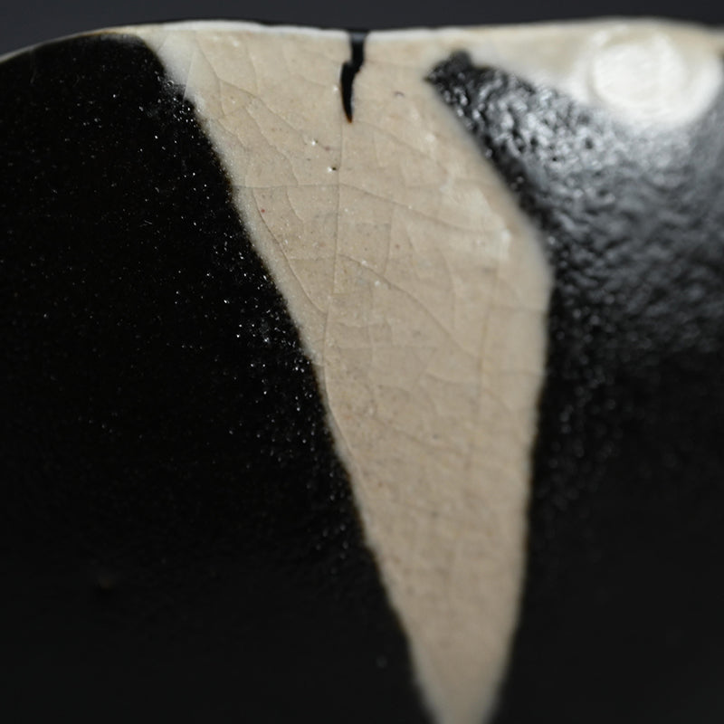 Hikidashi Guro Chawan Tea Bowl ー利茶土 ミルグリム “引出黒茶碗”