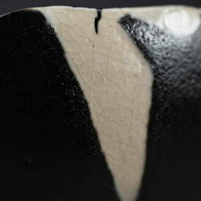 Hikidashi Guro Chawan Tea Bowl ー利茶土 ミルグリム “引出黒茶碗”