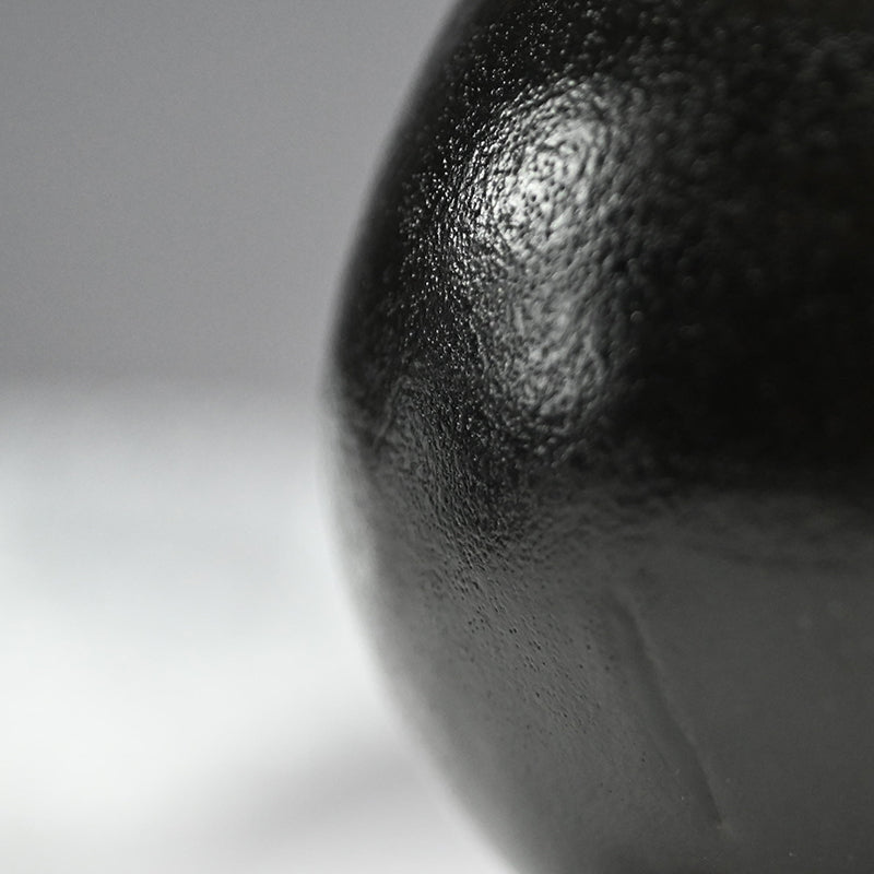 Hikidashi Guro Chawan Tea Bowl ー利茶土 ミルグリム “引出黒茶碗”