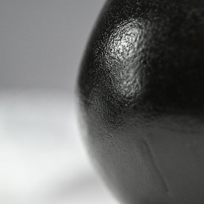 Hikidashi Guro Chawan Tea Bowl ー利茶土 ミルグリム “引出黒茶碗”