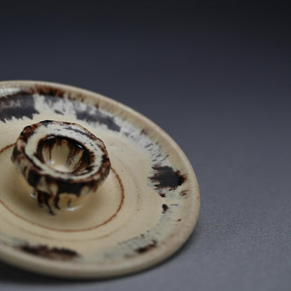 Reflecting on Bamboo, a Mizusashi ー利茶土 ミルグリム “今古釉面取水指”