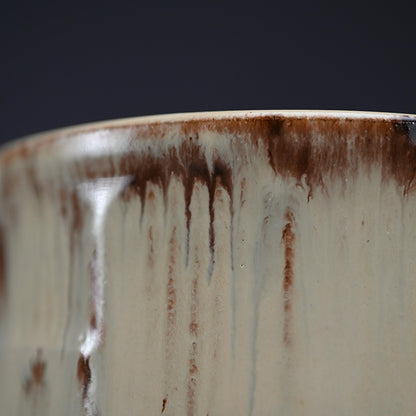 Reflecting on Bamboo, a Mizusashi ー利茶土 ミルグリム “今古釉面取水指”