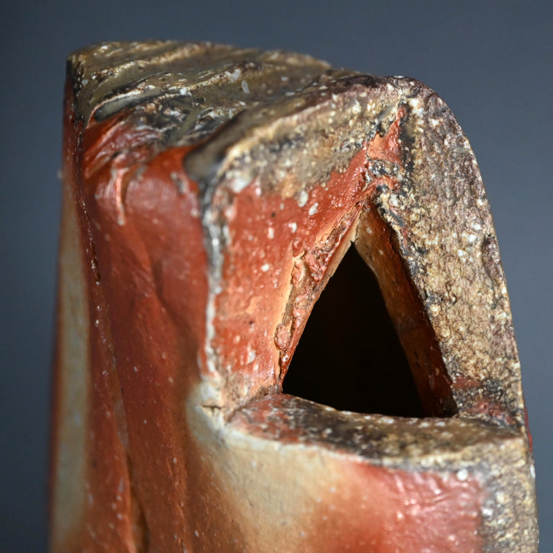Fire Flower Iga Vase ー岸本 謙仁 "伊賀花入"