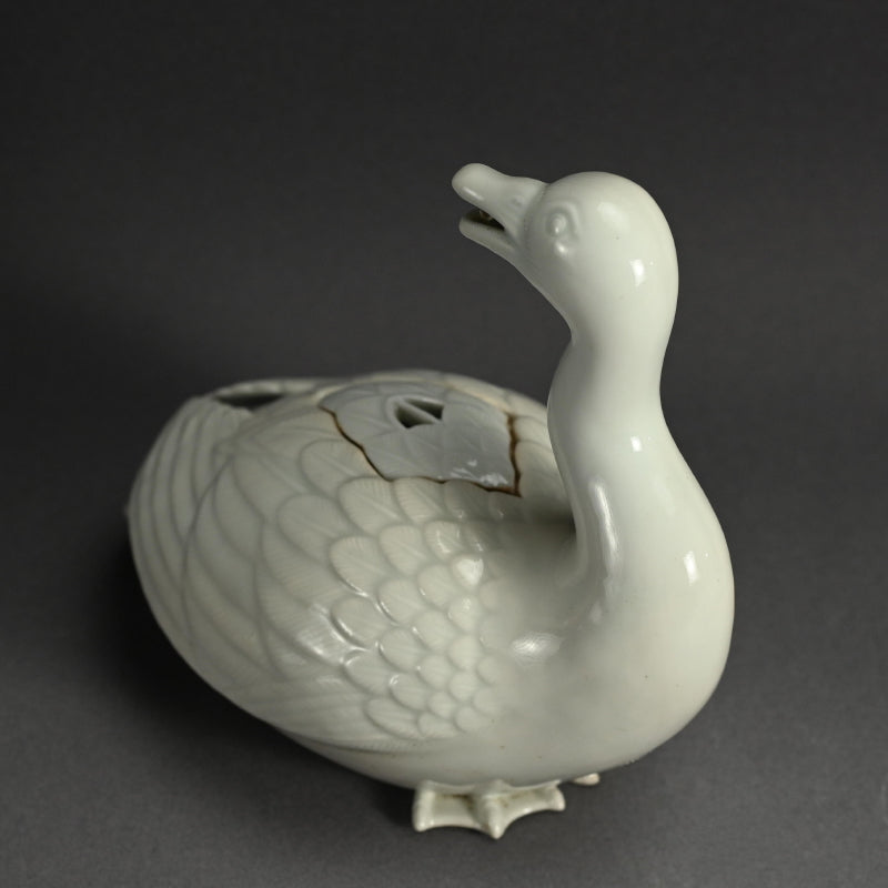 Antique White Porcelain Hirado Koro, Goose ー水鳥香炉