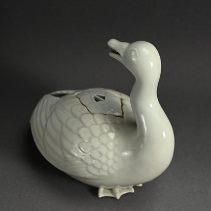 Antique White Porcelain Hirado Koro, Goose ー水鳥香炉