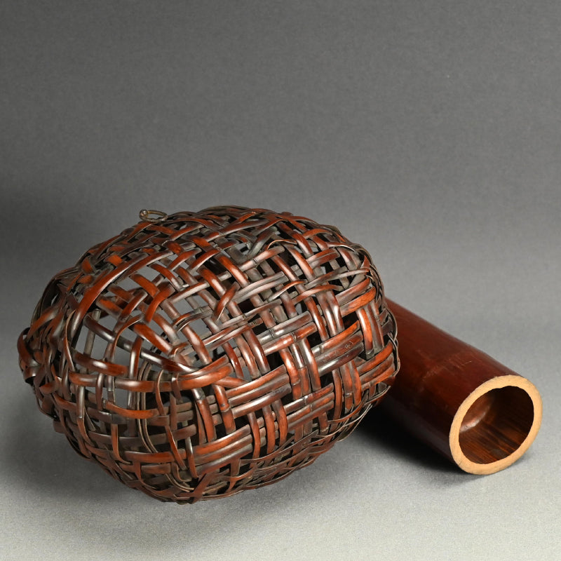 Bamboo Basket ー初代 和田 和一斎 "煤竹袋形掛花籠"
