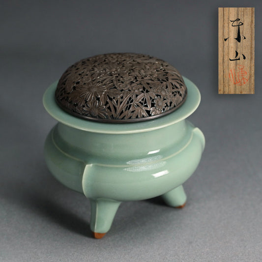 Celadon Koro Incense Burner ー宮永 東山 "青瓷袴腰 香爐"