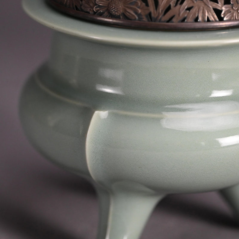 Celadon Koro Incense Burner ー宮永 東山 "青瓷袴腰 香爐"
