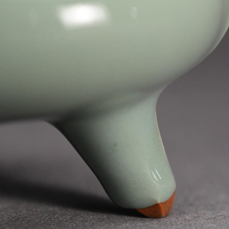 Celadon Koro Incense Burner ー宮永 東山 "青瓷袴腰 香爐"