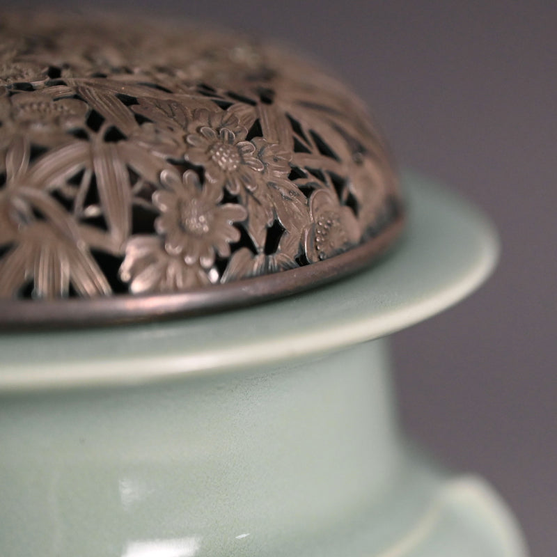 Celadon Koro Incense Burner ー宮永 東山 "青瓷袴腰 香爐"