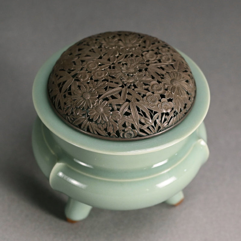 Celadon Koro Incense Burner ー宮永 東山 "青瓷袴腰 香爐"