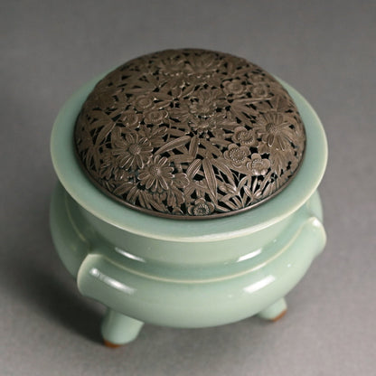 Celadon Koro Incense Burner ー宮永 東山 "青瓷袴腰 香爐"