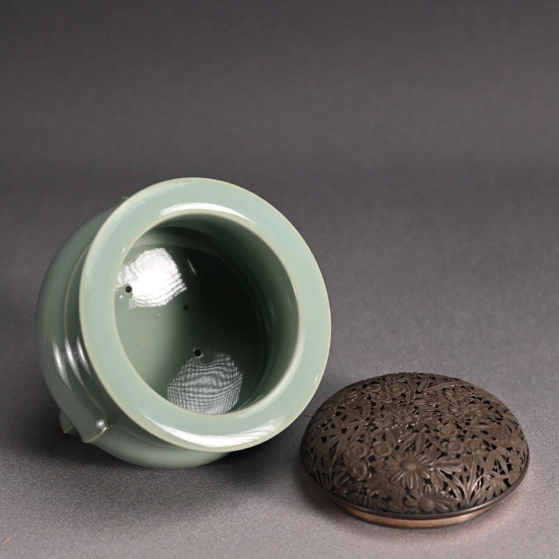 Celadon Koro Incense Burner ー宮永 東山 "青瓷袴腰 香爐"
