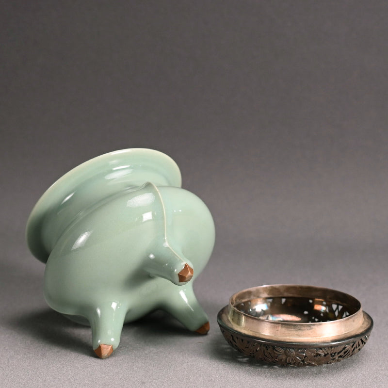 Celadon Koro Incense Burner ー宮永 東山 "青瓷袴腰 香爐"