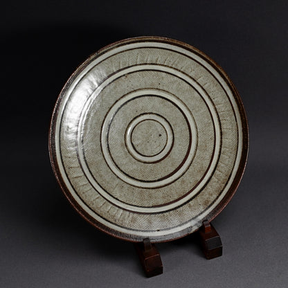 Large Platter by LNT ー島岡 達三 “地釉象嵌縄文皿”