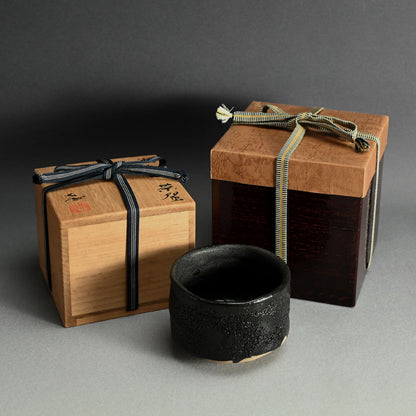 Setoguro Chawan by LNT ー加藤 孝蔵 “瀬戸黒茶碗”