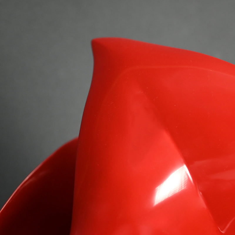 Exhibited Red Lacquer sculpture ー井上 絵美子 “游舞”