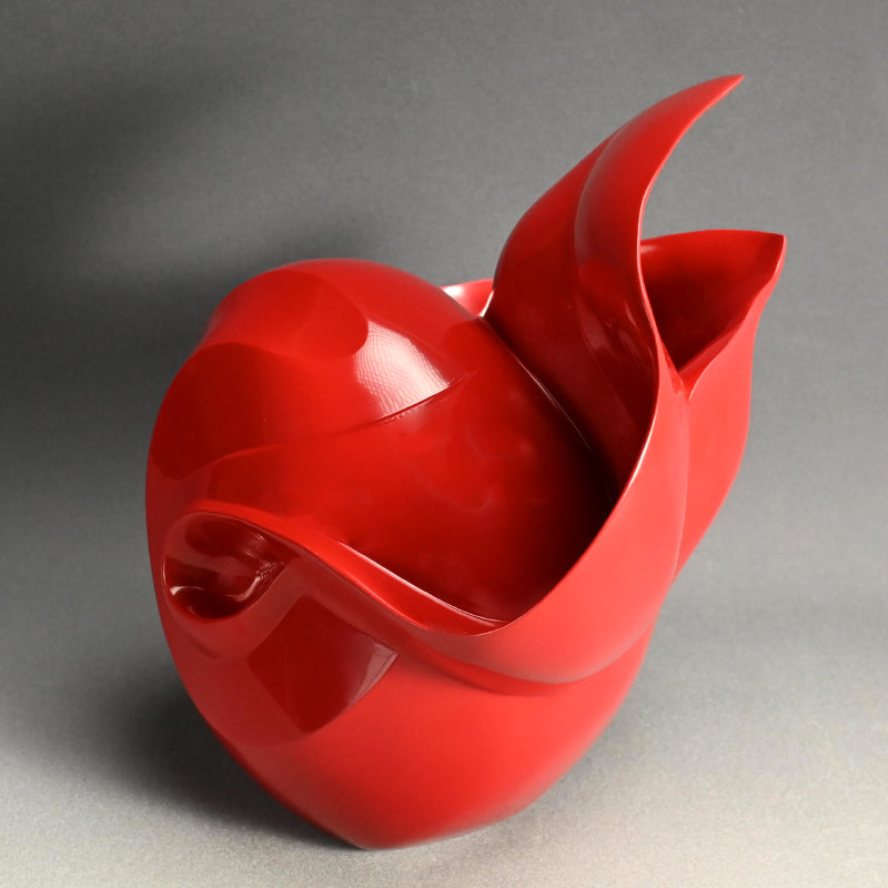 Exhibited Red Lacquer sculpture ー井上 絵美子 “游舞”
