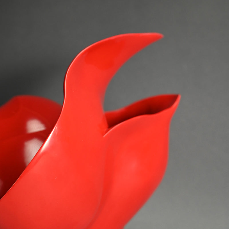 Exhibited Red Lacquer sculpture ー井上 絵美子 “游舞”