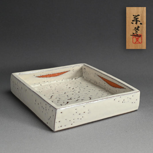 Hagi Serving Plate ー三輪 栄造 “萩角皿”