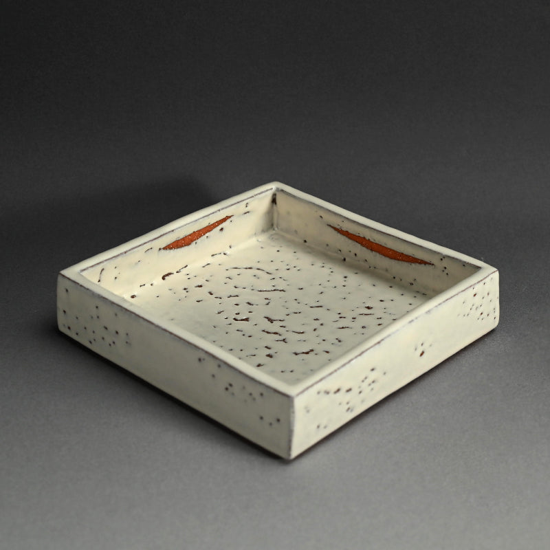 Hagi Serving Plate ー三輪 栄造 “萩角皿”