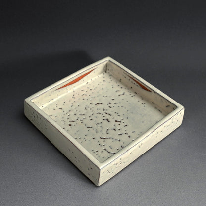 Hagi Serving Plate ー三輪 栄造 “萩角皿”