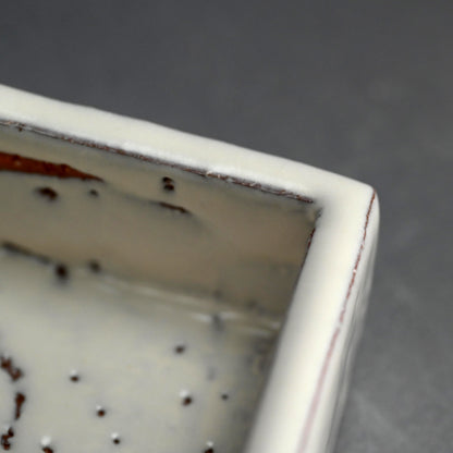 Hagi Serving Plate ー三輪 栄造 “萩角皿”
