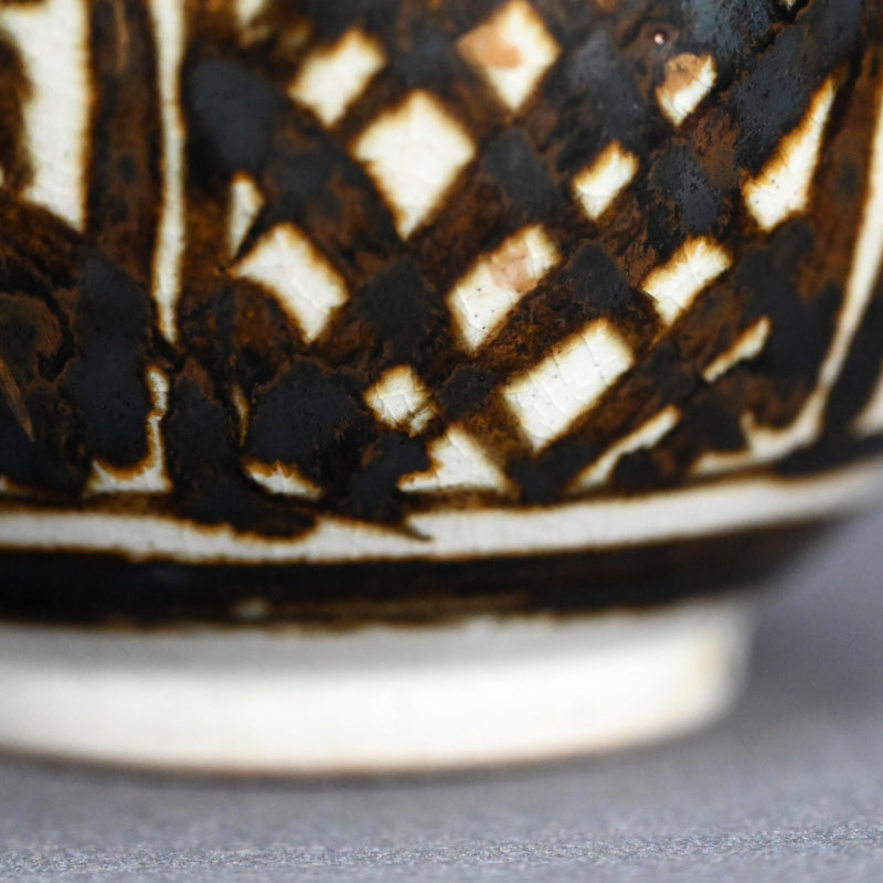 Mid-century Tsuru Kubi Vase ー清水 六兵衛 “鉄絵草花文鶴首花瓶”