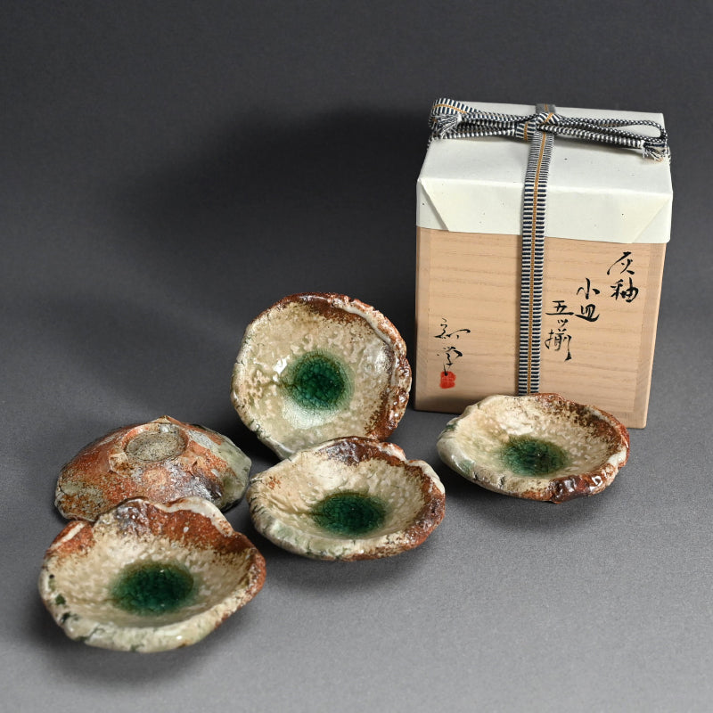 Iga Ash Glazed 5 pc. Plate Set ー新 学 “灰釉 叩き小皿”