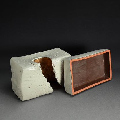 Sculptural Ceramic “Luminous” Box ー三輪 和彦 (十三代 休雪) "輝環"